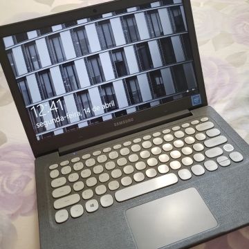 Notebook Samsung Flash F30
