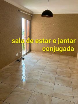 Apartamento com sala de estar e jantar conjugada
