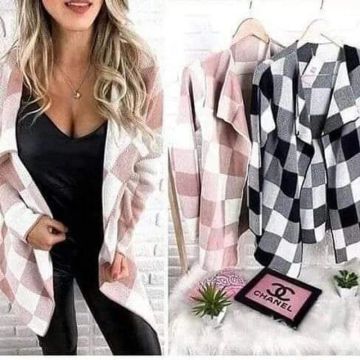 Casaco Kimono tricot xadrez preto e branco e rosa e branco . TB preto e vermelho veste m/g