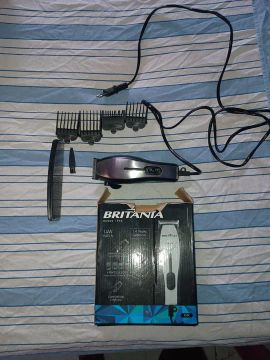 Máquina de Cortar Cabelo Britânia 14W - Novo