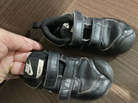 Tênis Nike original- 24