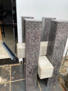 Pé/suporte de mesa em granito