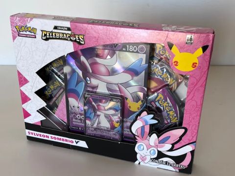 Sylveon Sombrio V - Pokémon Celebrações (cartas, TCG)