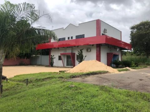 PRÉDIO COMERCIAL E RESIDÊNCIA NA 1012 SUL, PRICIPAL AVENIDA DA QUADRA