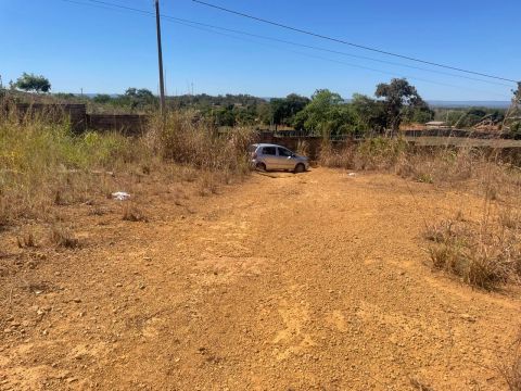 Lote em luzimangues 