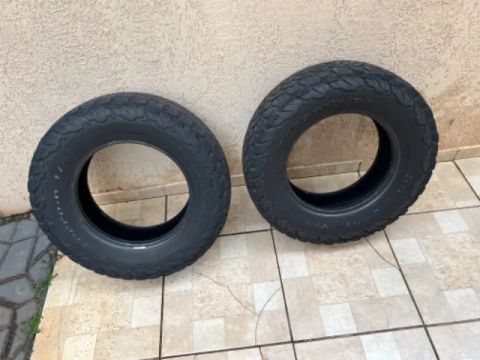 Dois Pneus 215/75 R15