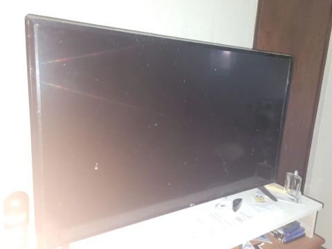 TV LG 43 polegadas com problema no display