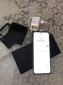 Samsung Galaxy Z Flip3 5G listras na tela