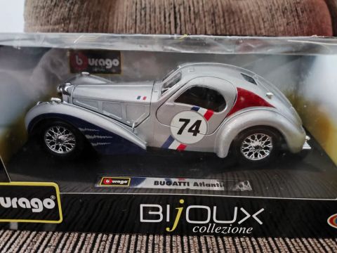 Bugatti Atlantic 1/24 Burago 