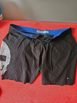 Shorts de Praia MCD  Caveira