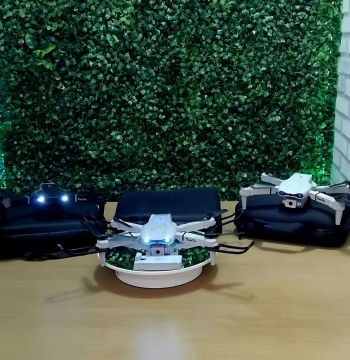 Drone E99 duas baterias 