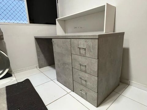 Balcão com Gaveteiro e divisórias 