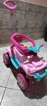 Quadriciclo de passeio bebê e criança.