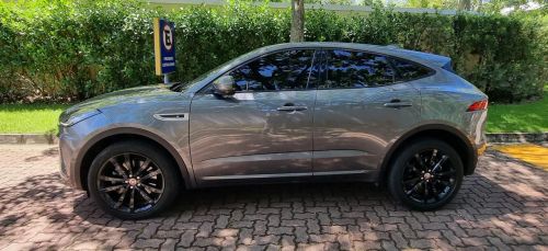 Jaguar E-pace com apenas 32km