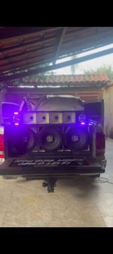 Amarok Highline com som automotivo