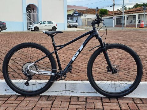 GT Avalanche Comp 29" - Shimano 12V - Tam. M/17"