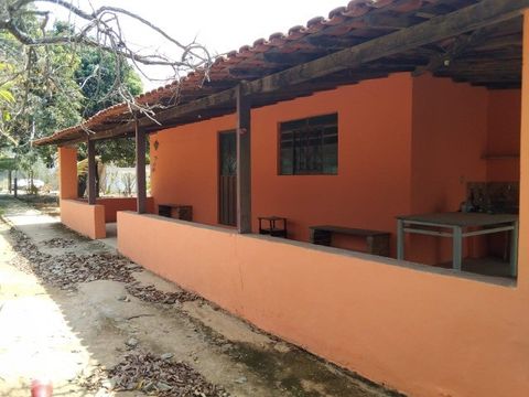 Sitio de 2 mil metros com rua asfaltada próximo de  vários comércios! 