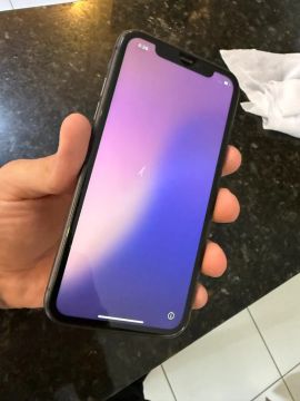 iPhone 11 - 64GB - Seminovo - 72% de bateria