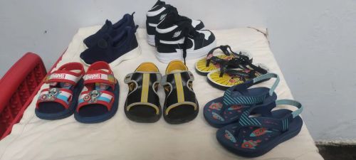 Lotinho de Calçados Menino, bebê, tamanhos, 19,20 e 22, em ótimo estado 