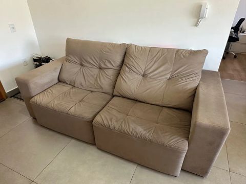 Sofá retrátil marrom