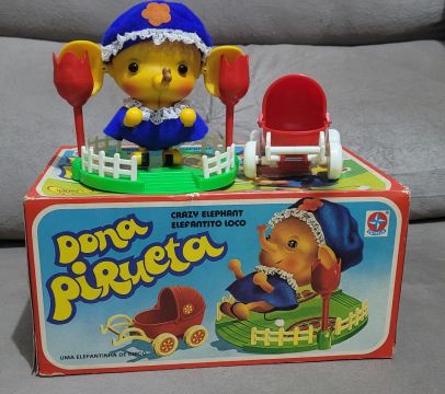 Dona Pirueta - Elefantinha de Circo