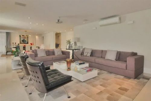 Apartamento - Campo Belo - 4 Dormitórios - 370,13m².