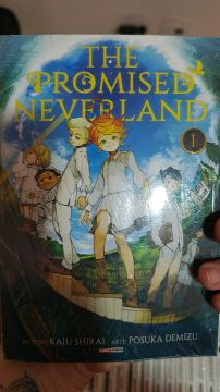 Mangá The Promised Neverland completo lacrado volumes 1 ao 20