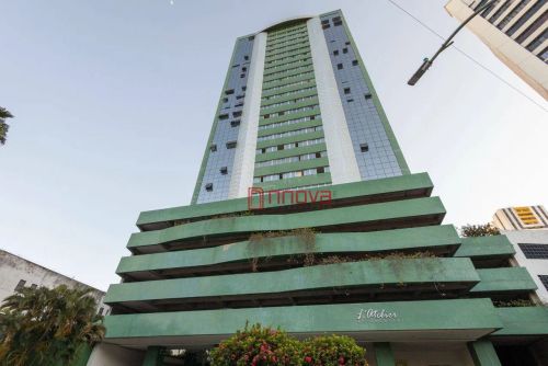 Aluga apartamento semi mobiliado com 1 quarto, armários, andar alto, ótima localização 35 