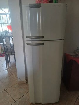 Geladeira Duplex Electrolux 340 Litros