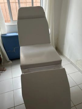 Poltrona de Estética Branca