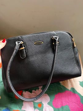 Bolsa de Ombro Chenson Preta