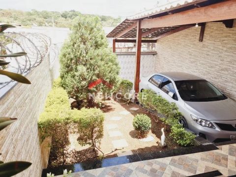 Casa em v - Floresta Encantada - Esmeraldas/MG
