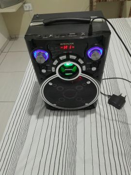 Caixa de Som Portátil com Bluetooth