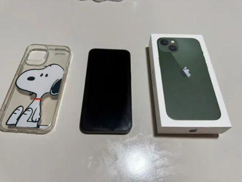 iPhone semi novo 