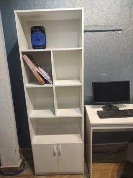 Estante com portas nova em MDF