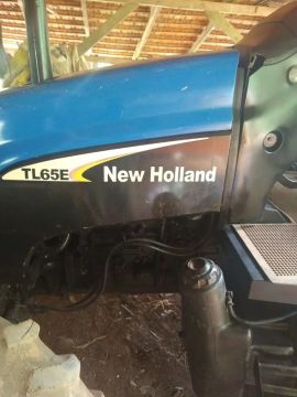 Trator New Holland TL65E ano 2004