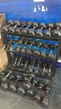 Suporte de dumbbells para academia
