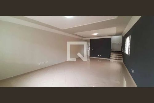 Casa à Venda - Centro, 3 Quartos, 222 m2