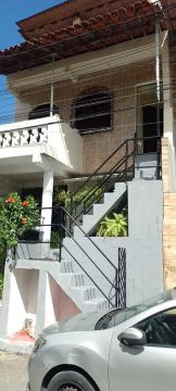 Vende-se casa em plataforma 
