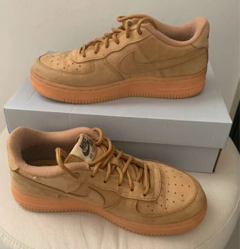 Nike Air Force 1 Low - Tamanho 35