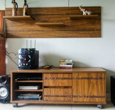 Rack e Painel em MDF - conjunto bonito e em bom estado