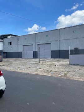 Galpão no Bairro São Jorge 1.200m2