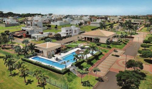 Lote com 300 m² à venda no Condomínio Estância dos Ipês