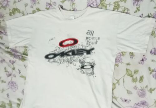 Vendo essa camiseta da Oakley 100% algodão 