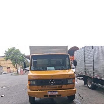 Vendo Caminhão Baú ano 2008