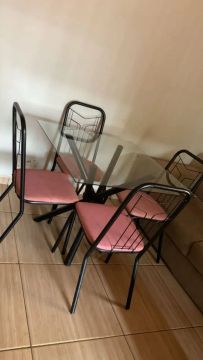 Mesa de vidro 4 cadeiras 