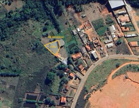 Lote de 750m² na Estrada dos Vazes, Bairro dos Vazes, Cambuí - MG.