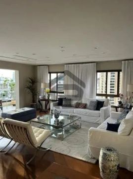 Apartamento à Venda com 4 Dormitórios no Real Parque