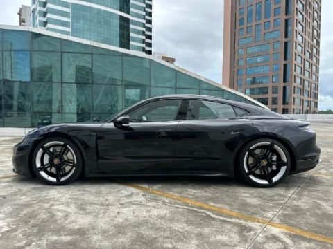 Porsche Taycan 4S 2023, Apenas 3.500 Km!