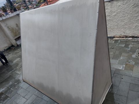 Toldo com armação em alumínio 